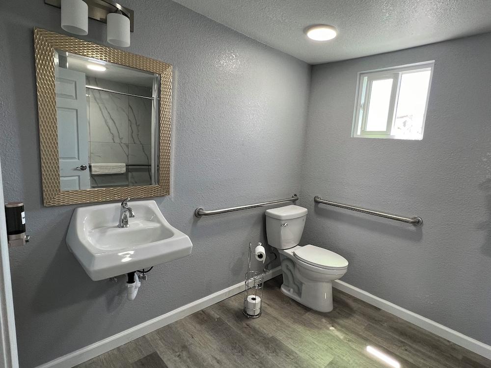 Sea Garden Inn photo 16
