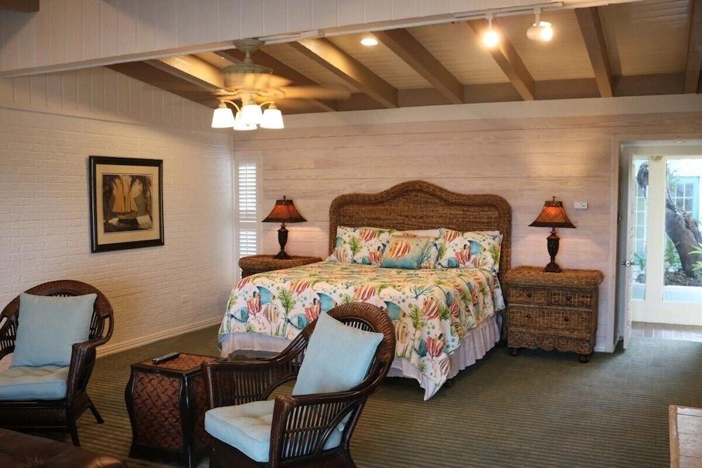 Pelican Bay Resort photo 2