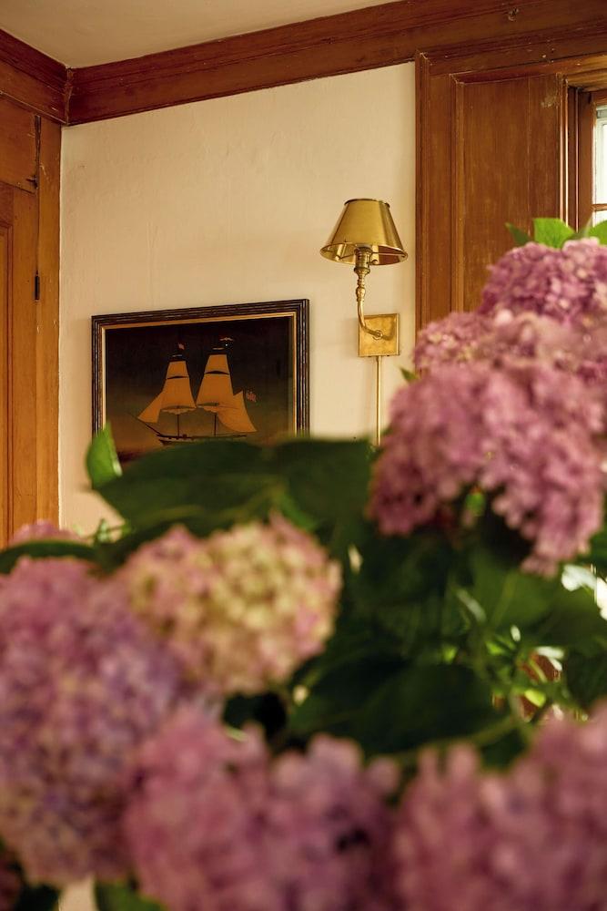 Sawyer House photo 12