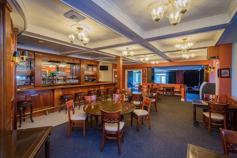 Hill House Inn photo 2