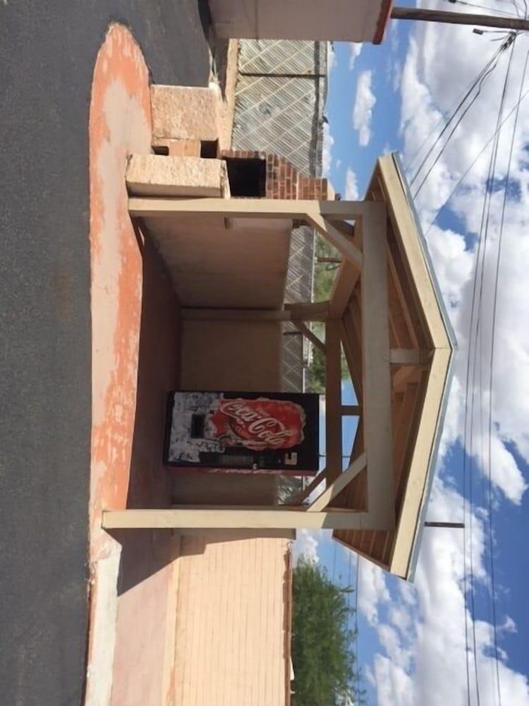 Sunland Motel photo 5