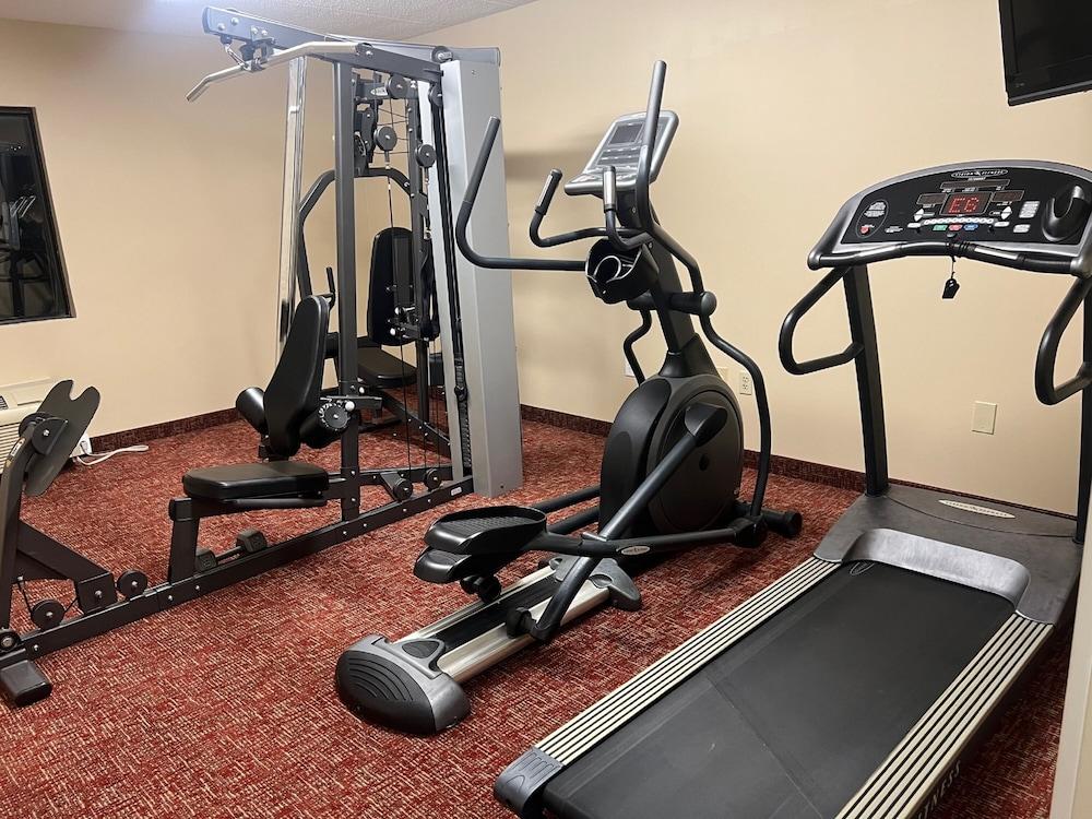 All Seasons Inn & Suites — hotel in Smithfield