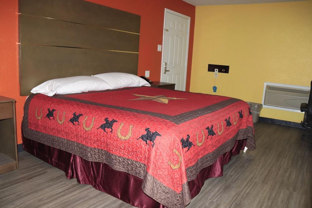 Chaparral Motel photo 10