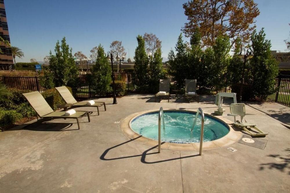 Orange County Hotel photo 26