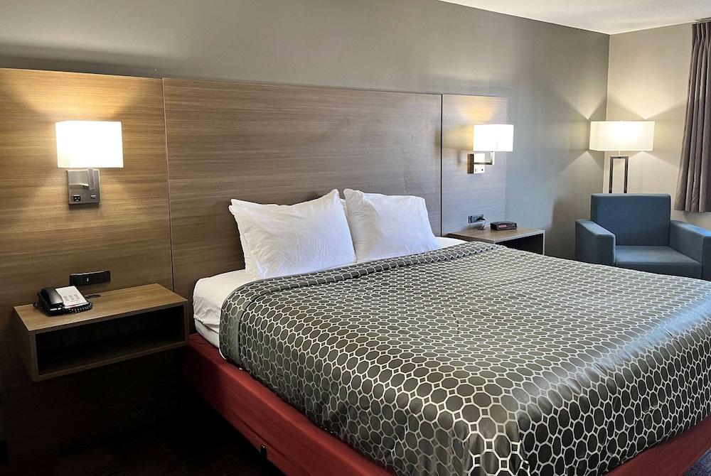Baymont by Wyndham Anderson photo 14