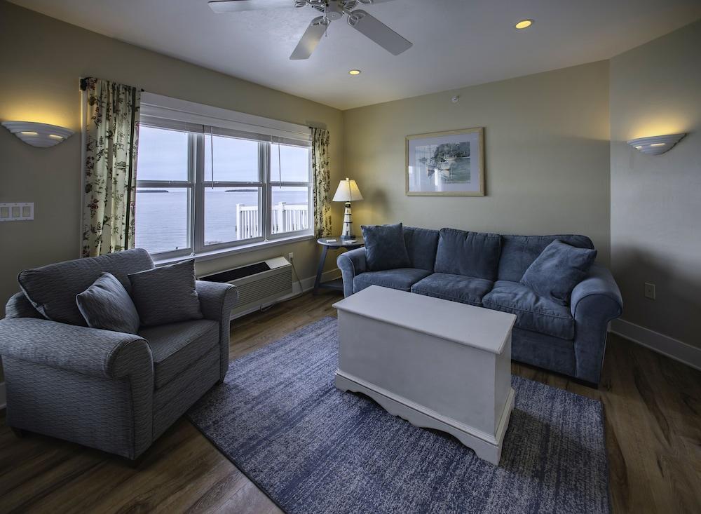 Edgewater Resort photo 65