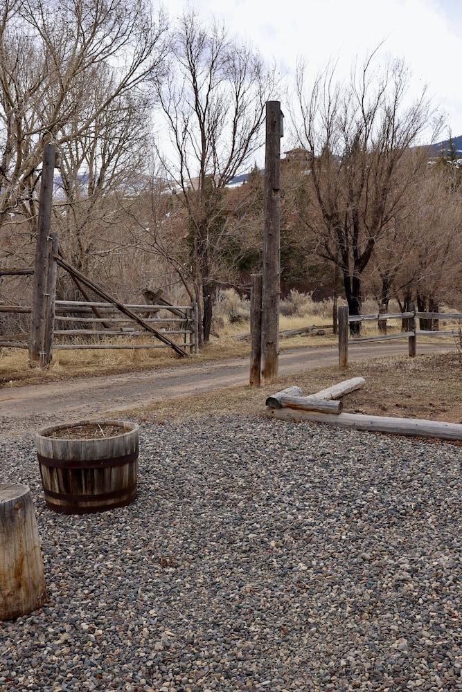 Rocky Mountain Lodge photo 11