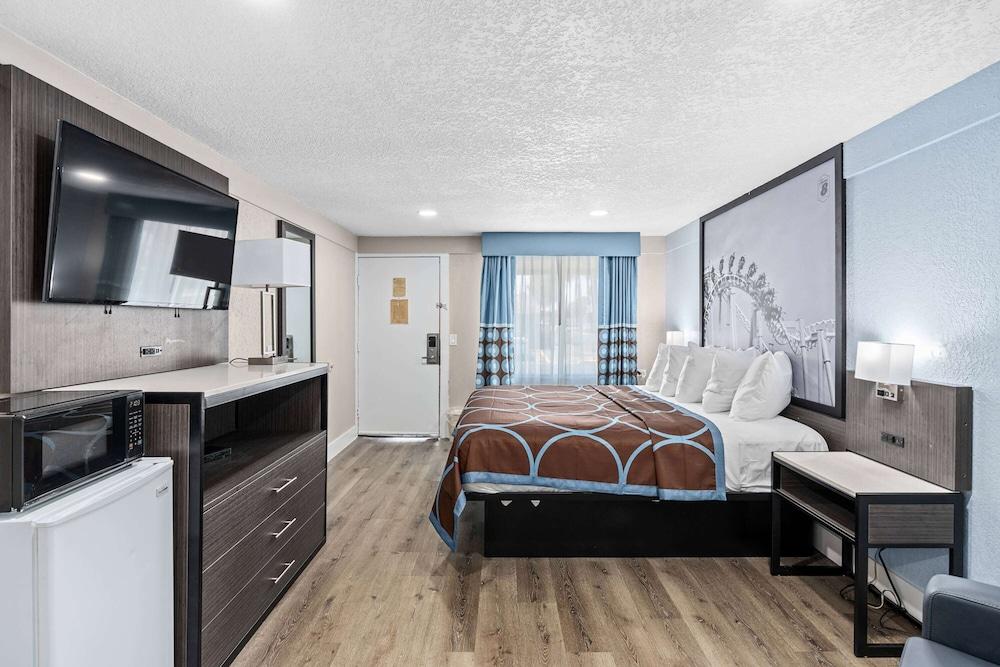 Super 8 by Wyndham Kissimmee/Orlando photo 16