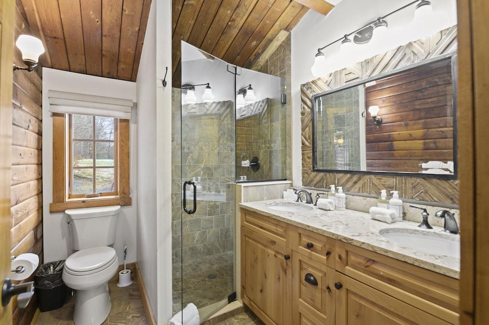 Brook Bound Inn photo 81