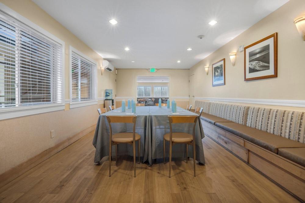 Marin Suites Hotel photo 34