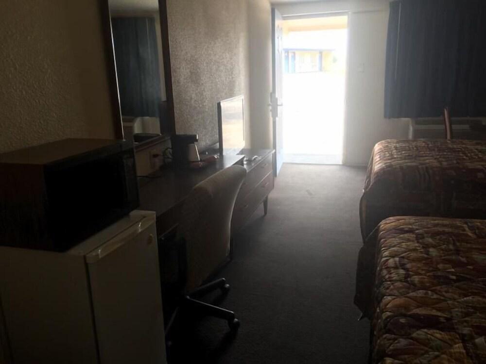 Caravan inn photo 9