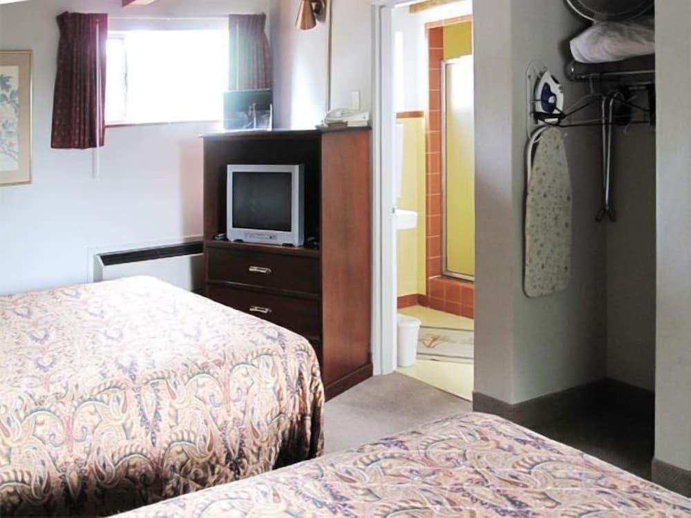 Hudson Manor Inn photo 6