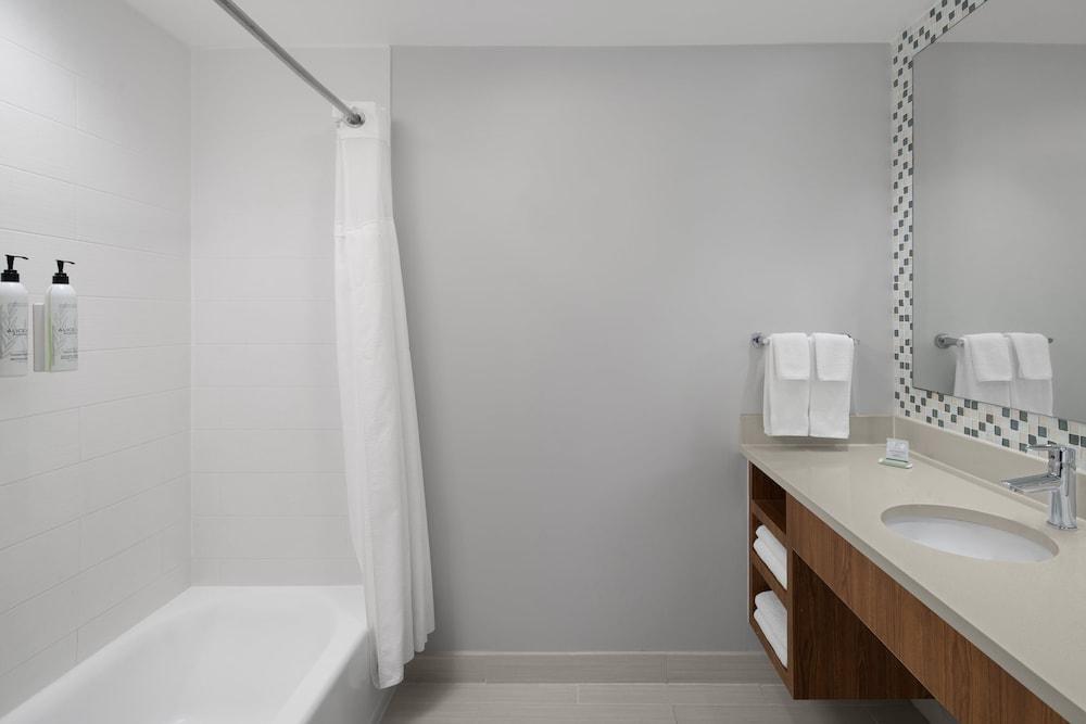 SpringHill Suites by Marriott Houston Intercontinental Arprt photo 13