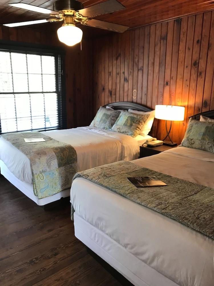 The Riverside Lodge at Chimney Rock photo 43