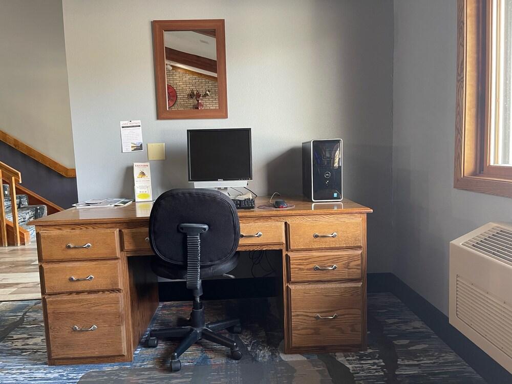 AmericInn by Wyndham Ladysmith photo 26