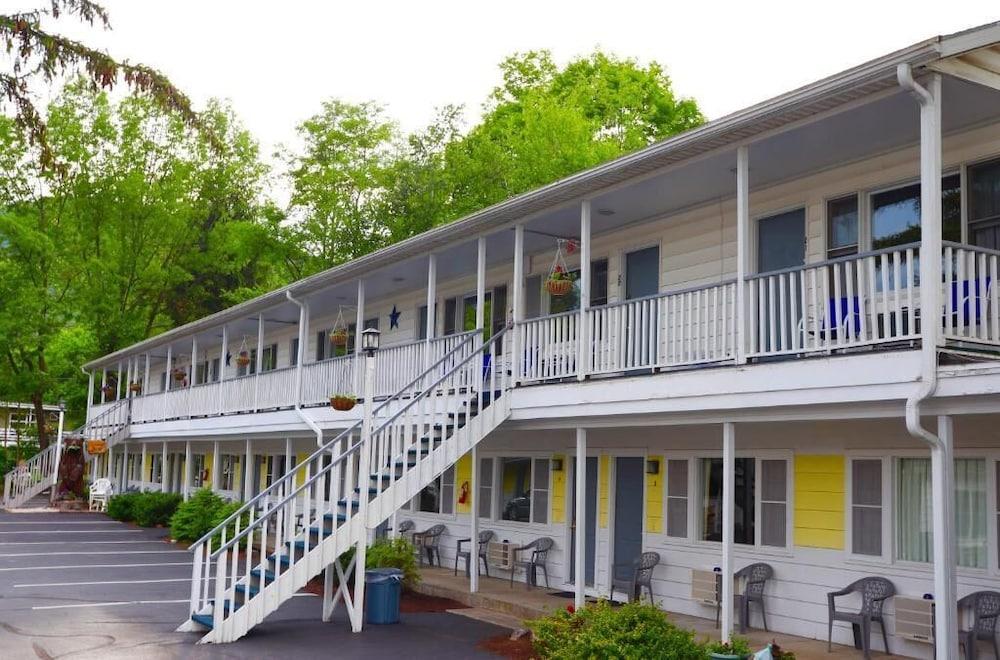 Admiral Motel photo 46