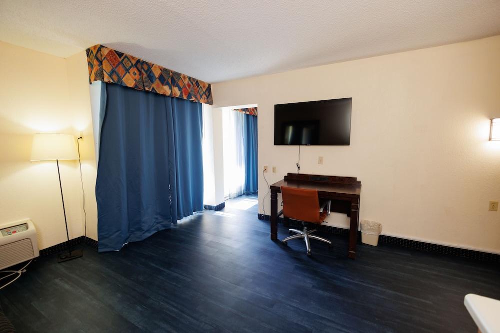 Garnet Inn & Suites, Orlando photo 90
