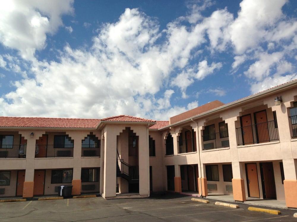 Luxury Inn photo 9