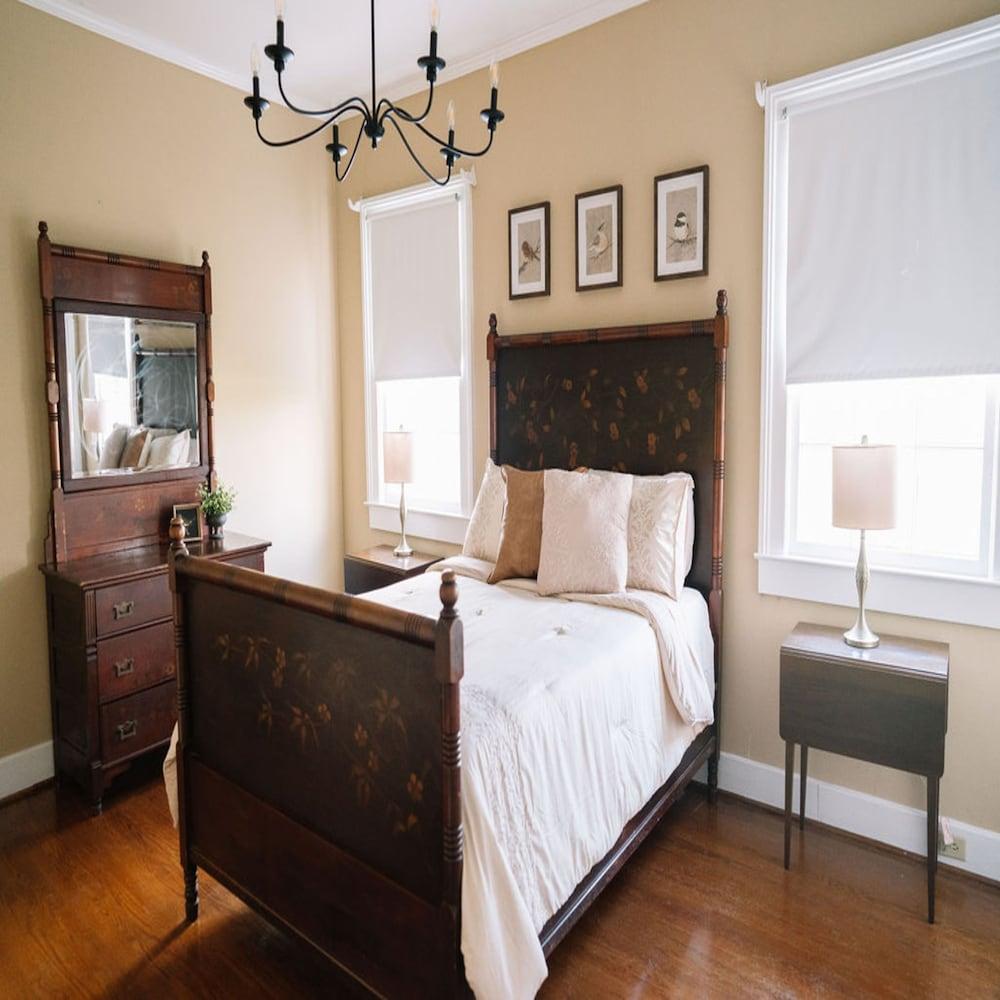 Historic Antebellum Manor photo 5