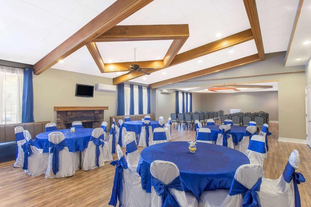 La Quinta Inn & Suites by Wyndham Myrtle Beach photo 8