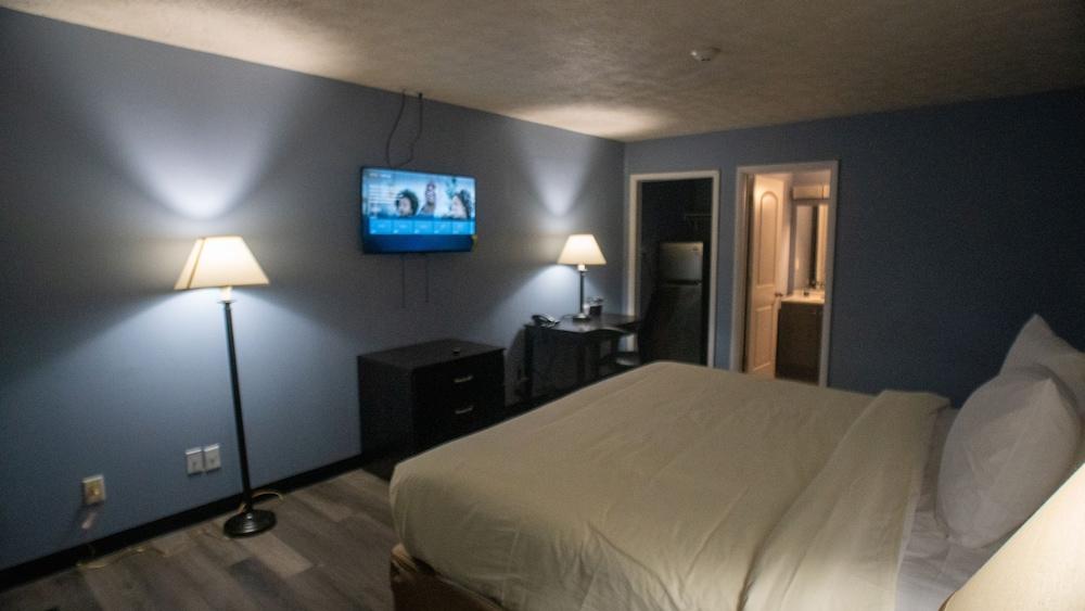 Ashley Motel photo 10