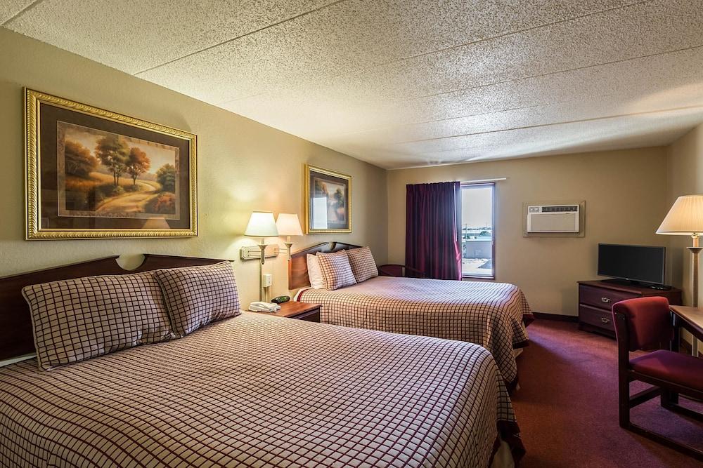 Rodeway Inn photo 28