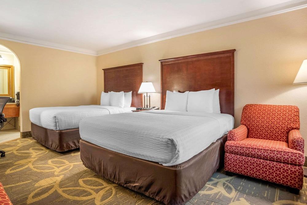 Clarion Inn and Conference Center photo 17