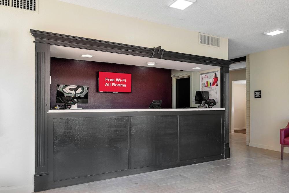 Red Roof Inn Murray photo 6