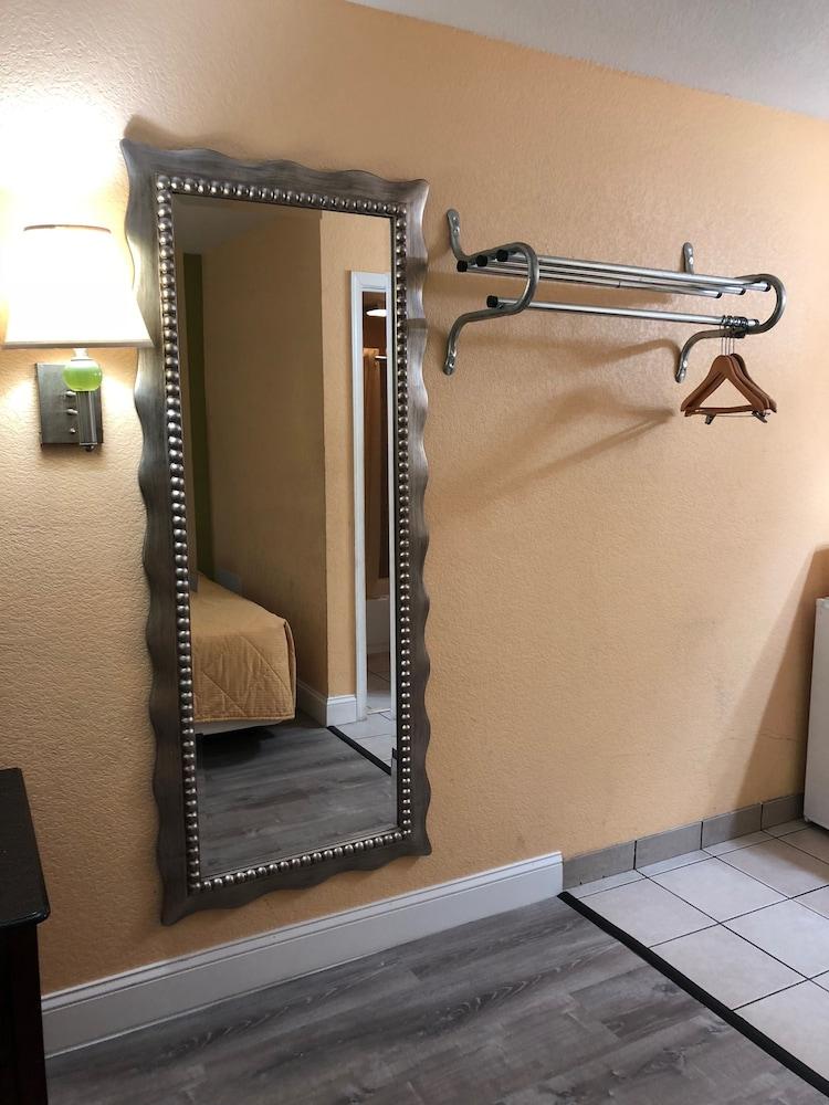Budget Lodge photo 10