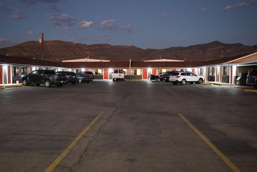Budget Inn photo 11