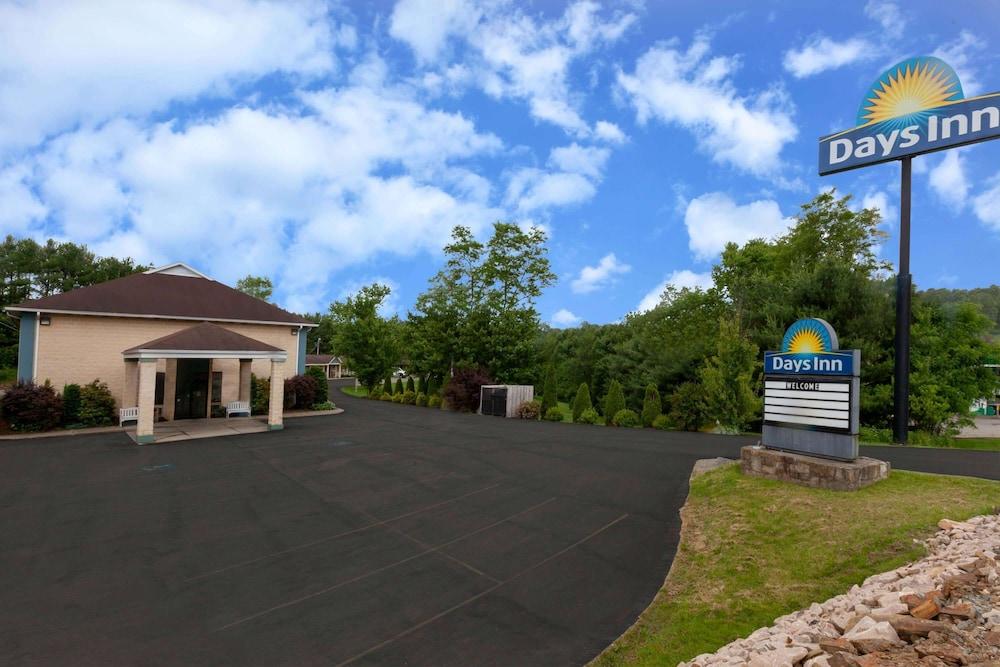Days Inn by Wyndham Donegal photo 21