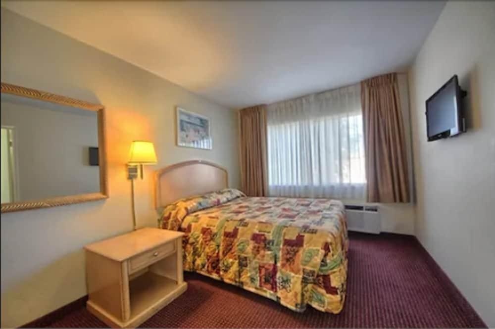Relax Inn And Suites photo 17