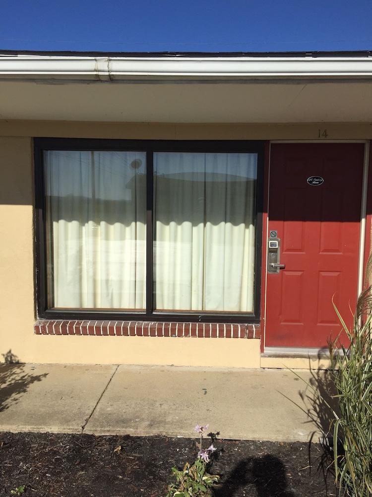 Town and Country Motel photo 22