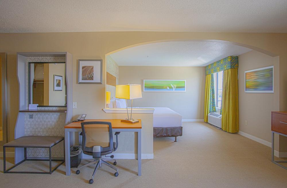 Holiday Inn & Suites Spring- The Woodlands Area by IHG photo 32