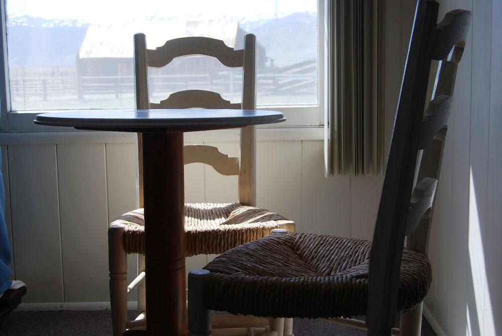 Redwood Motel photo 21