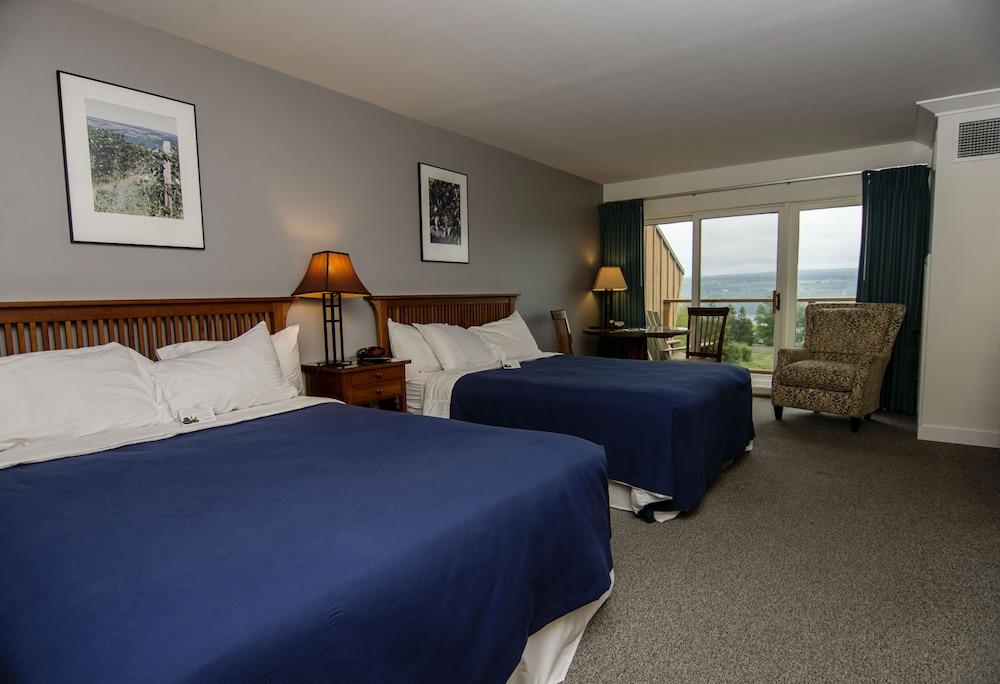 The Inn at Glenora Wine Cellars photo 3