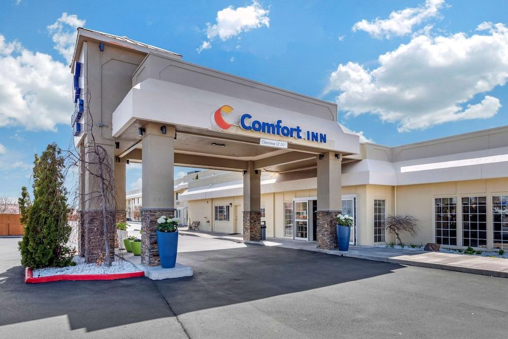 Comfort Inn & Suites Klamath Falls photo 1