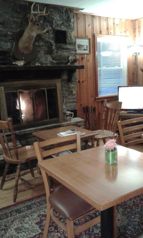Black Bear Lodge photo 22