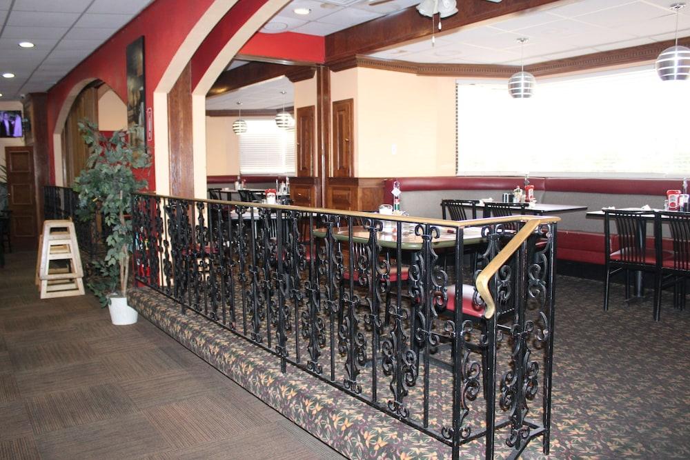 APM Inn and Suites photo 21