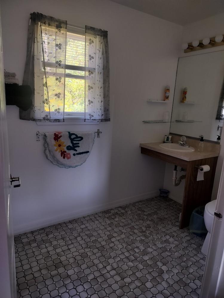 Sunshine Inn photo 12