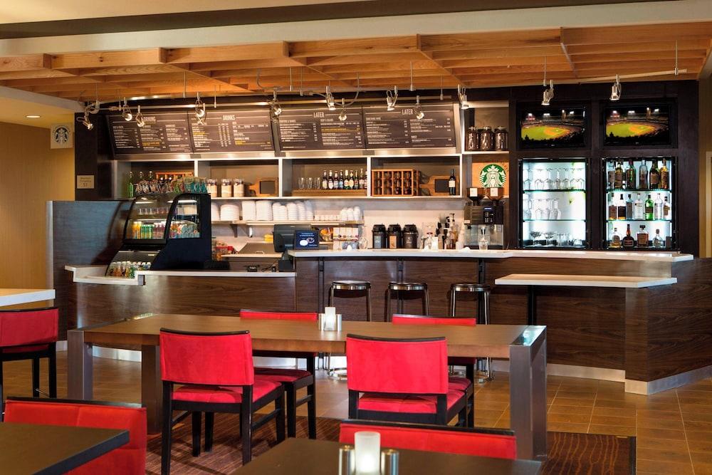Courtyard by Marriott Dallas Midlothian-Midlothian Conf Ctr photo 30