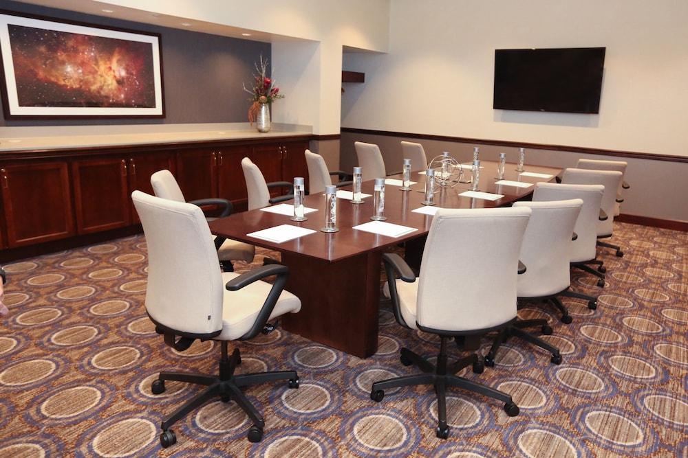 DoubleTree by Hilton Dayton Fairborn photo 41