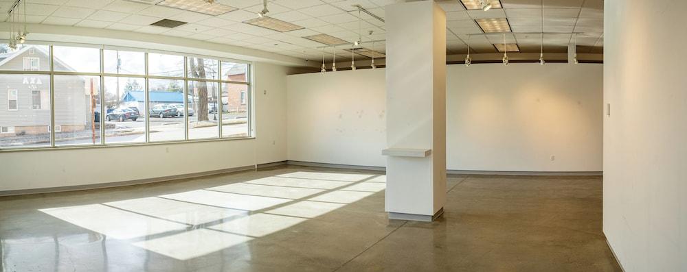 Brewster Hall photo 17