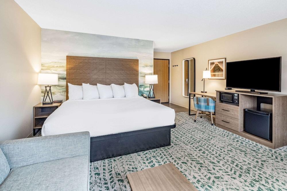 AmericInn by Wyndham Duluth South Black Woods Event Center photo 13