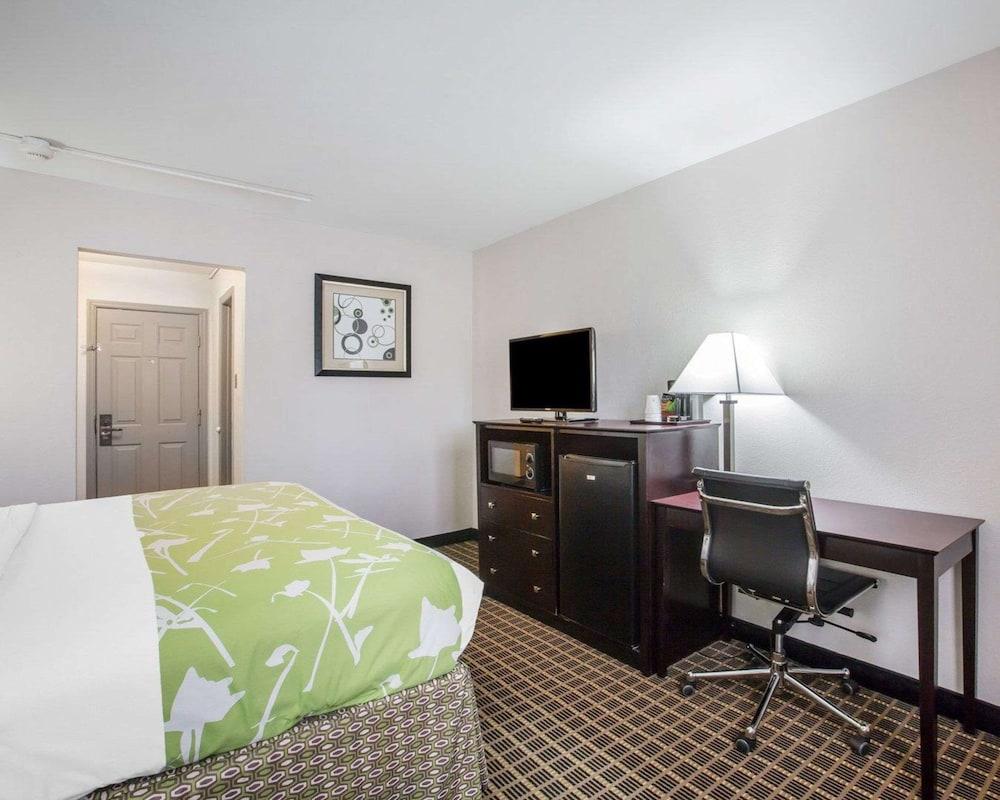 Econo Lodge Birmingham - Hoover photo 3