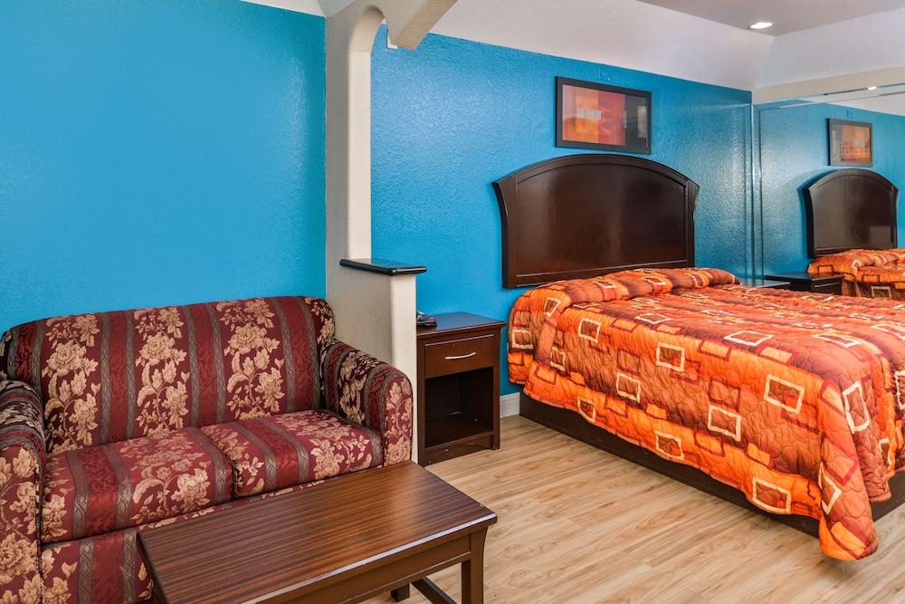 Scottish Inn & Suites Highway 6 South photo 11
