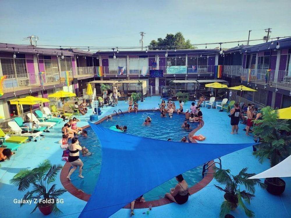 The District Hotel Club and Resorts photo 11