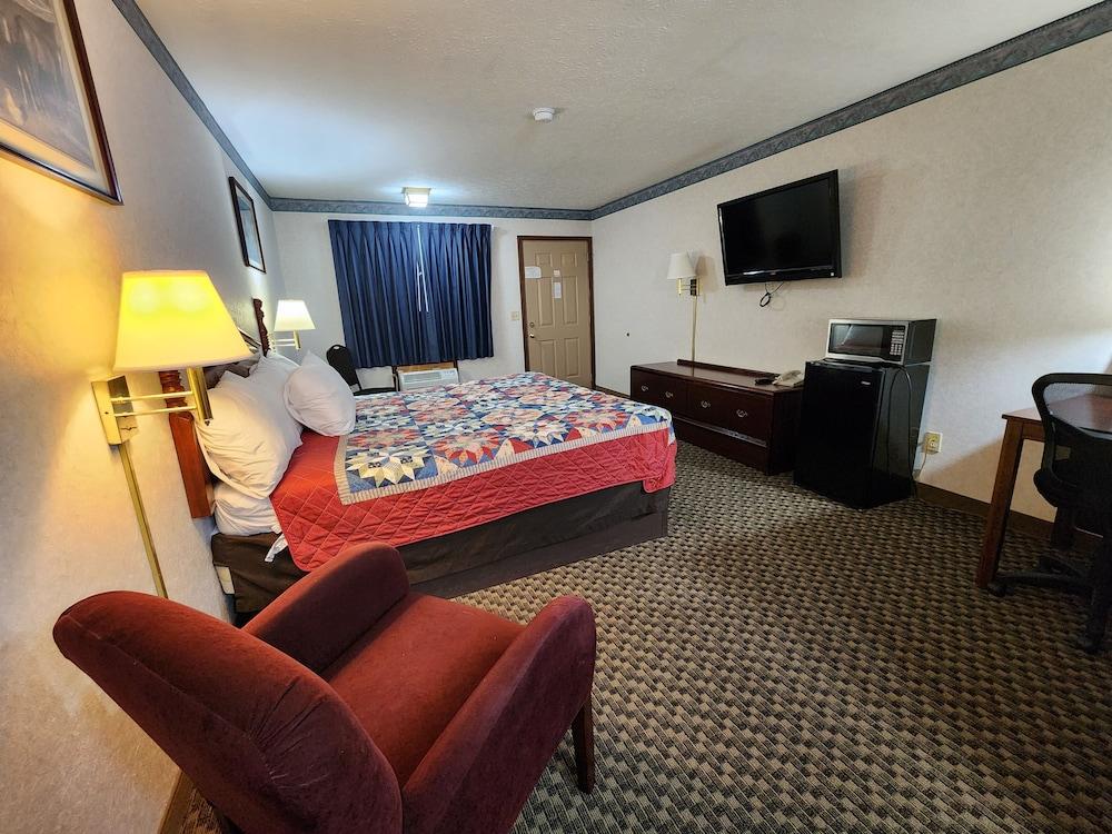 Americas Inn photo 64