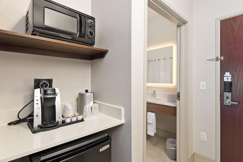 Holiday Inn Express Hotel & Suites Conroe I-45 North by IHG photo 12