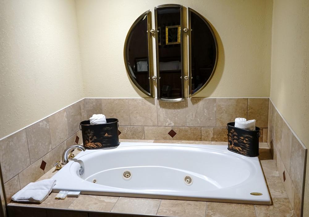 Hampton Inn Deadwood at Tin Lizzie Gaming Resort photo 27